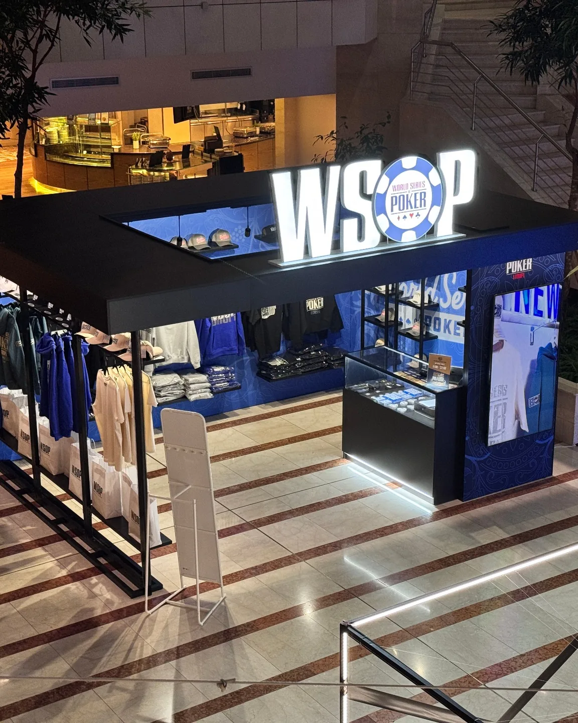 Pop-up shopy & merchandise